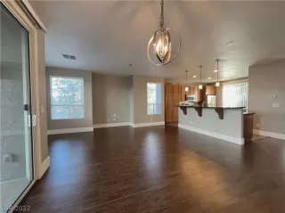 Photo #5: 2379111 Listing