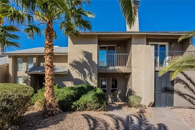 MLS: 2379123 Condo For Sale