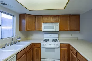 Photo #1: 2379123 Listing