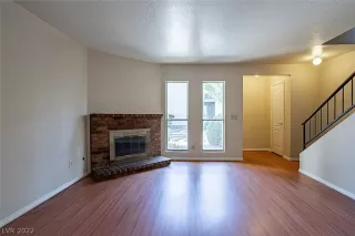 Photo #2: 2379123 Listing