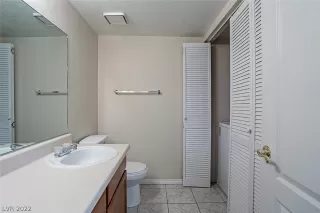 Photo #3: 2379123 Listing