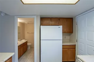 Photo #6: 2379123 Listing