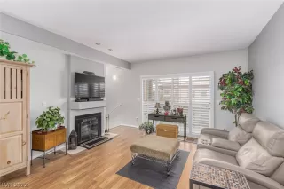 Photo #2: 2379125 Listing