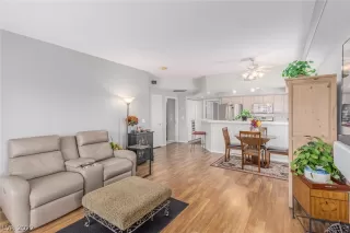 Photo #4: 2379125 Listing