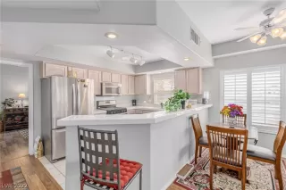 Photo #5: 2379125 Listing