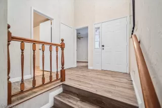 Photo #2: 2379126 Listing