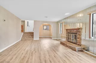 Photo #3: 2379126 Listing