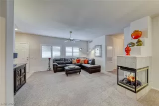 Photo #5: 2379148 Listing