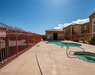 Photo #2: 2379157 Listing 