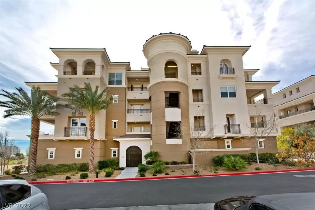 MLS: 2379165 Condo For Sale