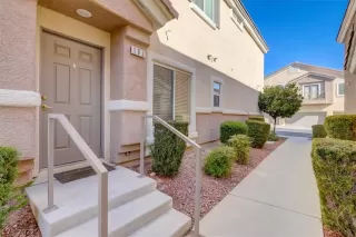 Photo #3: 2379168 Listing