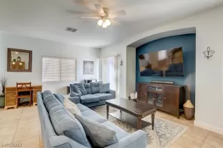 Photo #5: 2379168 Listing