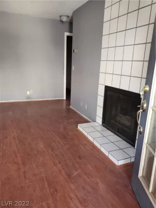 Photo #4: 2379190 Listing 