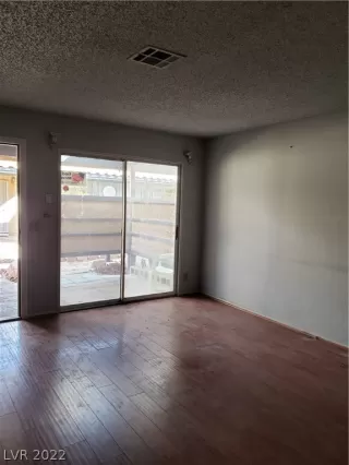 Photo #5: 2379190 Listing 