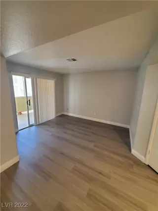 Photo #3: 2379196 Listing 