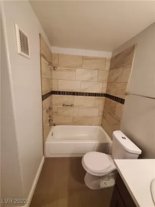 Photo #4: 2379196 Listing 