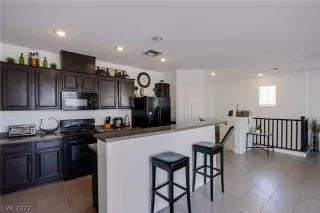 Photo #3: 2379199 Listing 