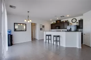 Photo #5: 2379199 Listing 