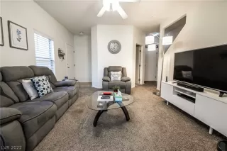 Photo #4: 2379224 Listing