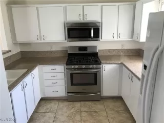 Photo #6: 2379247 Listing 
