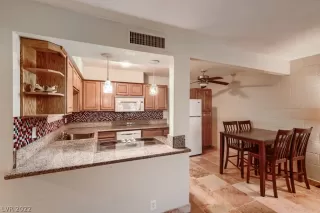 Photo #5: 2379248 Listing