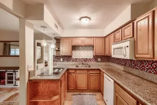 Photo #6: 2379248 Listing