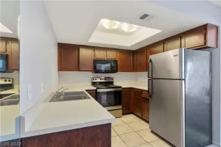 Photo #6: 2379255 Listing