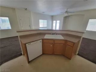 Photo #2: 2379268 Listing 