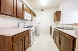 Photo #2: 2379286 Listing 