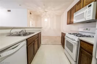 Photo #4: 2379286 Listing 