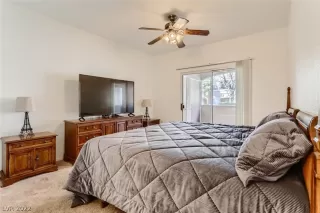 Photo #5: 2379327 Listing