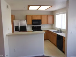 Photo #1: 2379337 Listing 