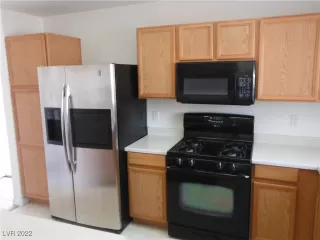 Photo #2: 2379337 Listing 