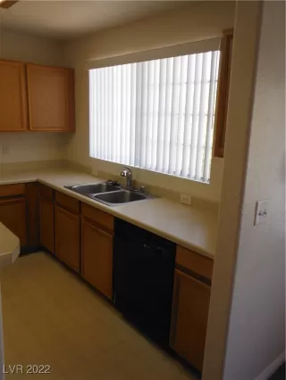 Photo #3: 2379337 Listing 