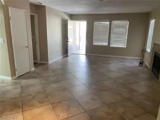 Photo #4: 2379340 Listing 