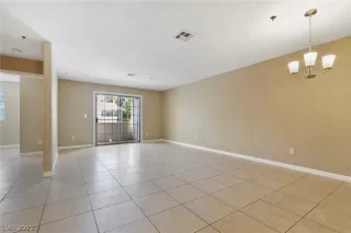 Photo #4: 2379346 Listing