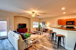 Photo #2: 2379353 Listing