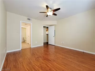 Photo #3: 2379355 Listing 