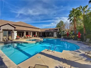 Photo #6: 2379355 Listing 