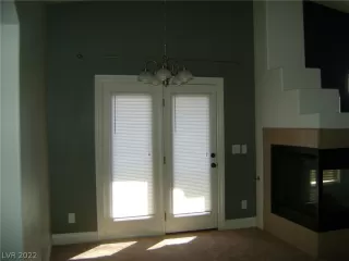 Photo #5: 2379358 Listing 