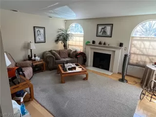 Photo #2: 2379371 Listing