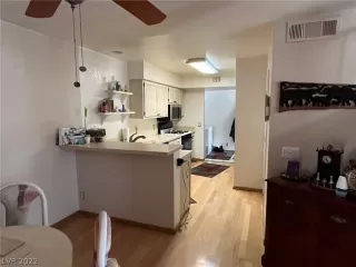 Photo #3: 2379371 Listing