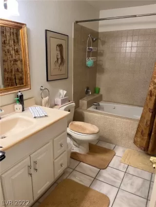 Photo #5: 2379371 Listing