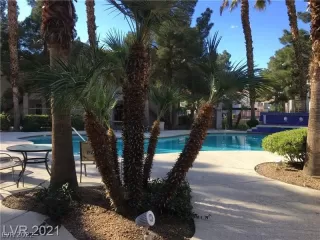 Photo #4: 2379372 Listing 