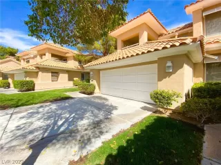 Photo #2: 2379379 Listing