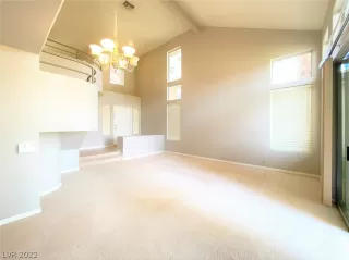 Photo #4: 2379379 Listing