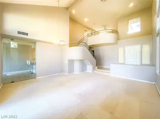 Photo #5: 2379379 Listing