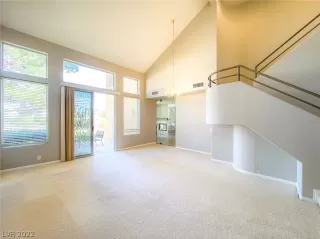 Photo #6: 2379379 Listing