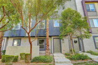 Photo #1: 2379381 Listing 