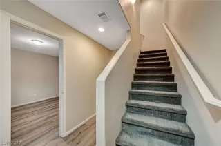 Photo #4: 2379381 Listing 